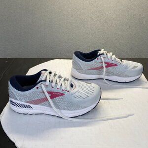 Brooks Women's Running Shoes - White and Pink 9.5 2E